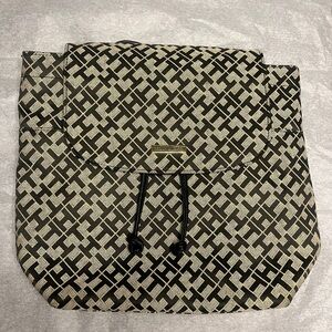 Tommy Hilfiger Stylish Black and Cream Backpack